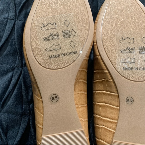 SHEIN Sz  6.5 Womens Slip on flats - NWT - Picture 4 of 5